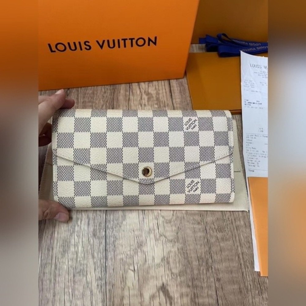 Louis Vuitton Beige and Gray Checkered Clutch - Picture 2 of 8